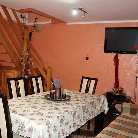 فندق Amelia House Făgăraş المظهر الخارجي الصورة