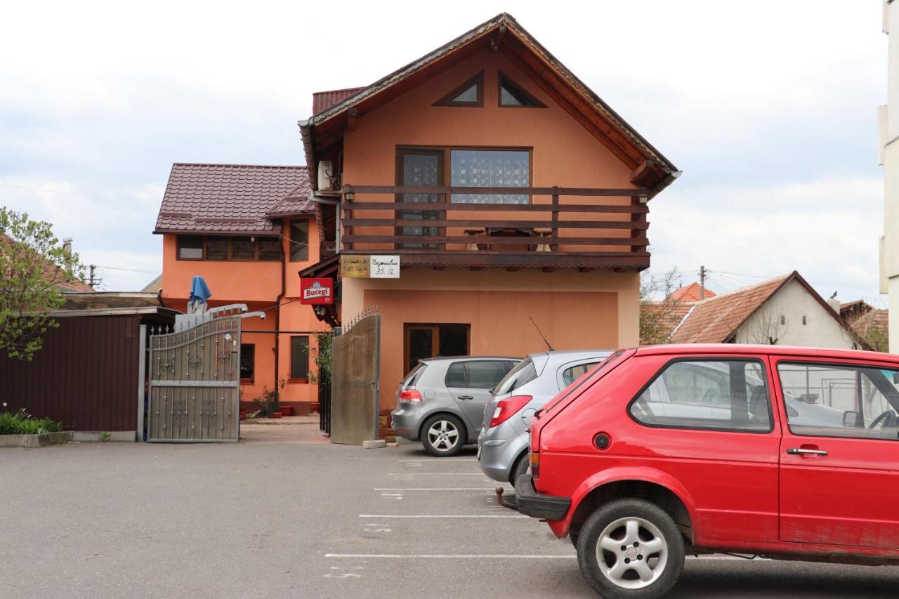 فندق Amelia House Făgăraş المظهر الخارجي الصورة