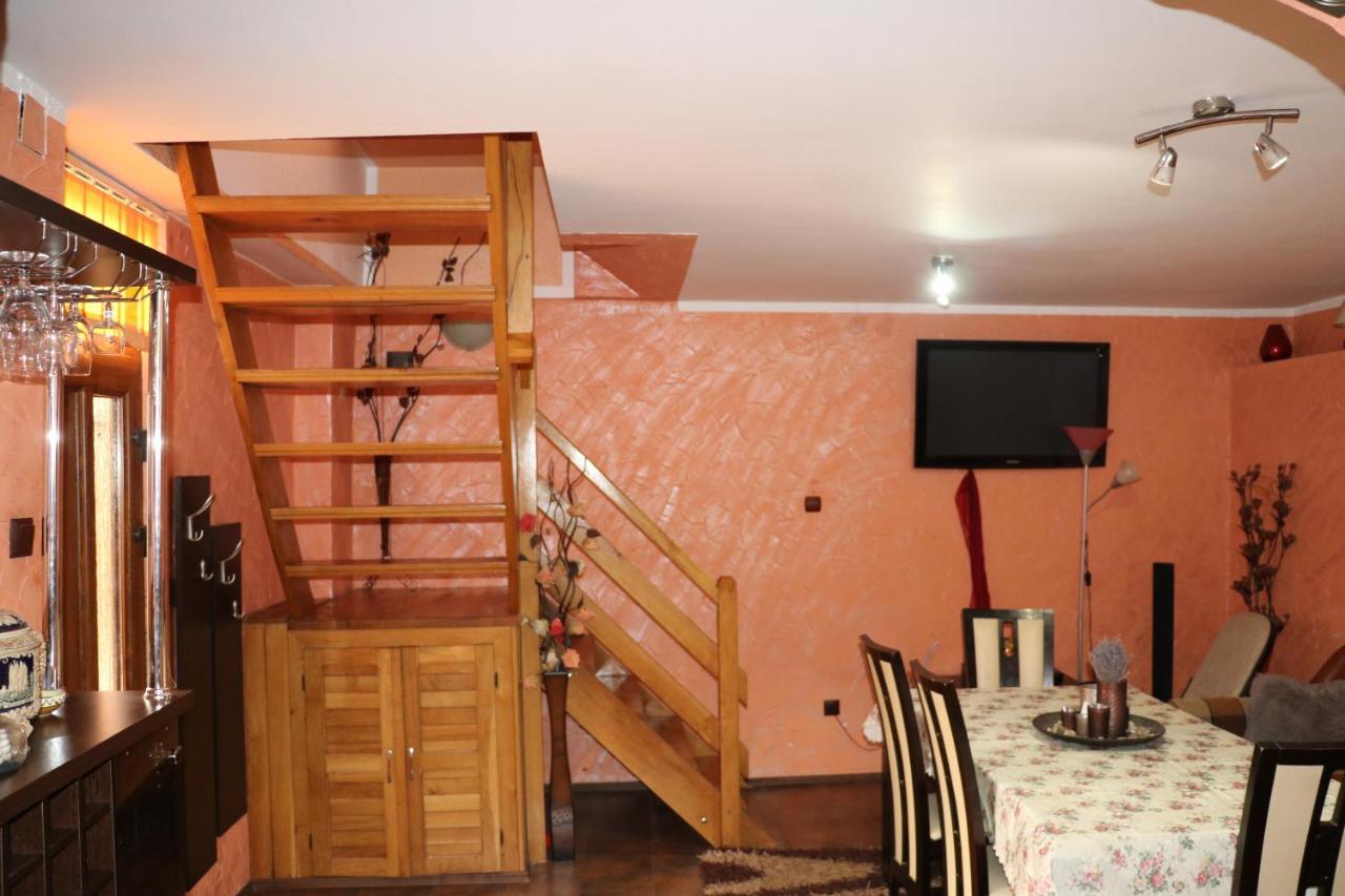 فندق Amelia House Făgăraş المظهر الخارجي الصورة