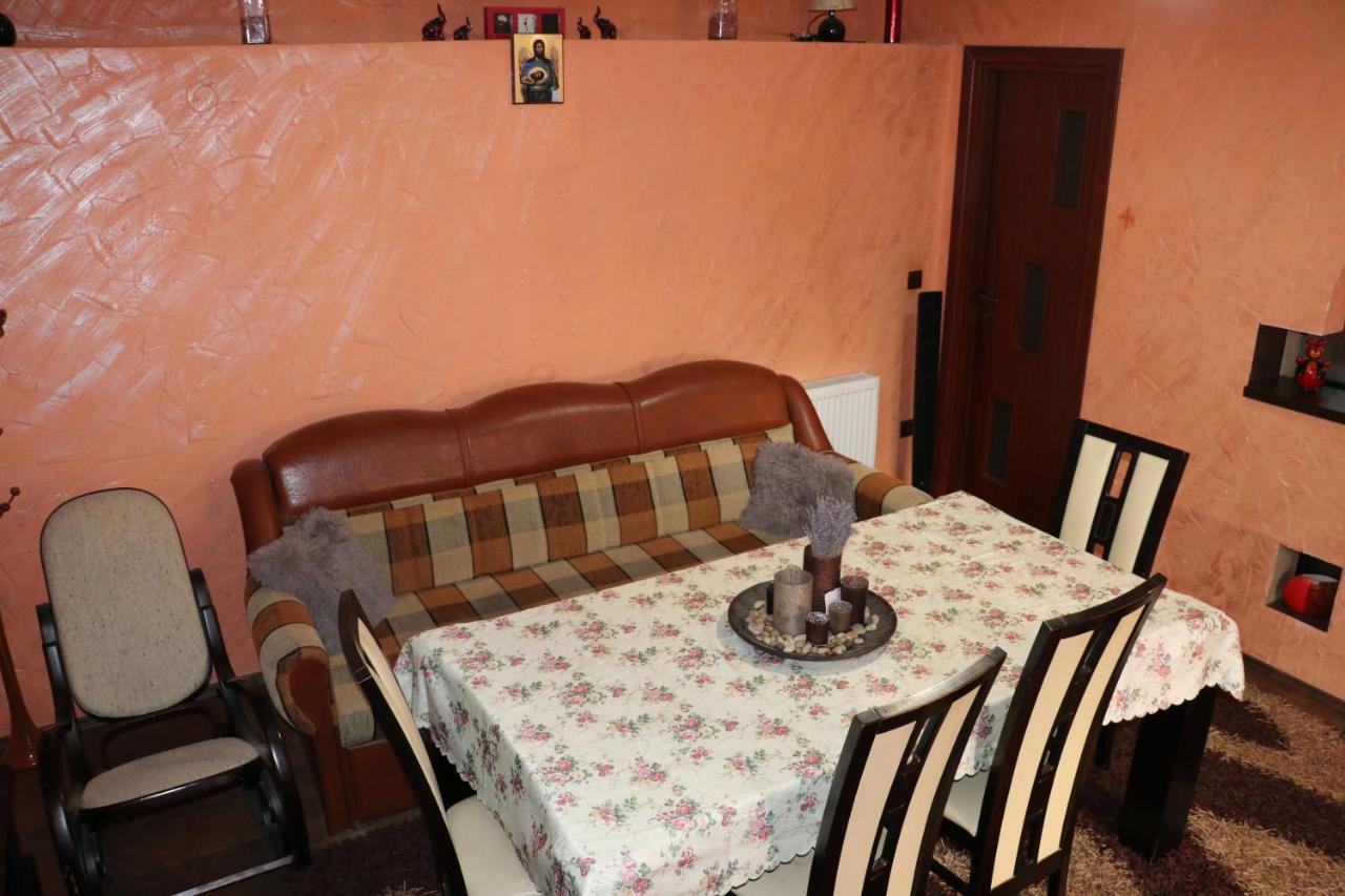 فندق Amelia House Făgăraş المظهر الخارجي الصورة