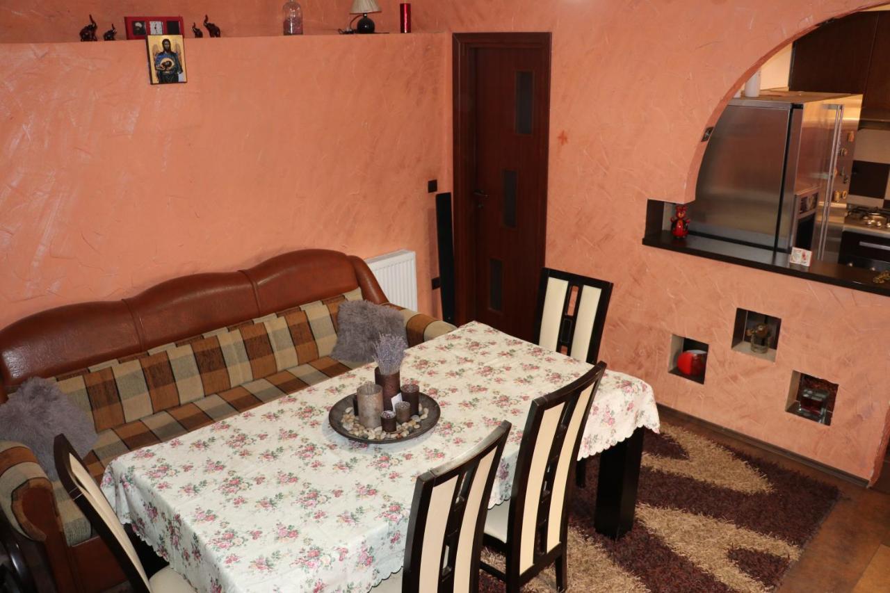 فندق Amelia House Făgăraş المظهر الخارجي الصورة