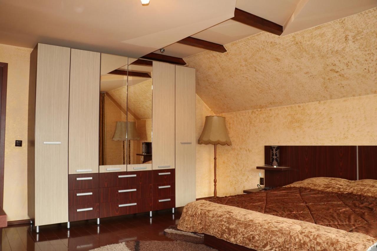 فندق Amelia House Făgăraş المظهر الخارجي الصورة