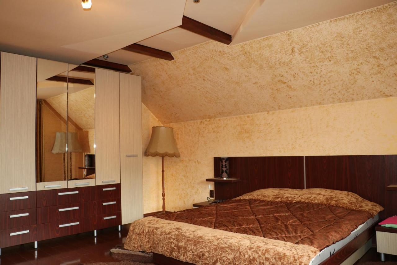 فندق Amelia House Făgăraş المظهر الخارجي الصورة