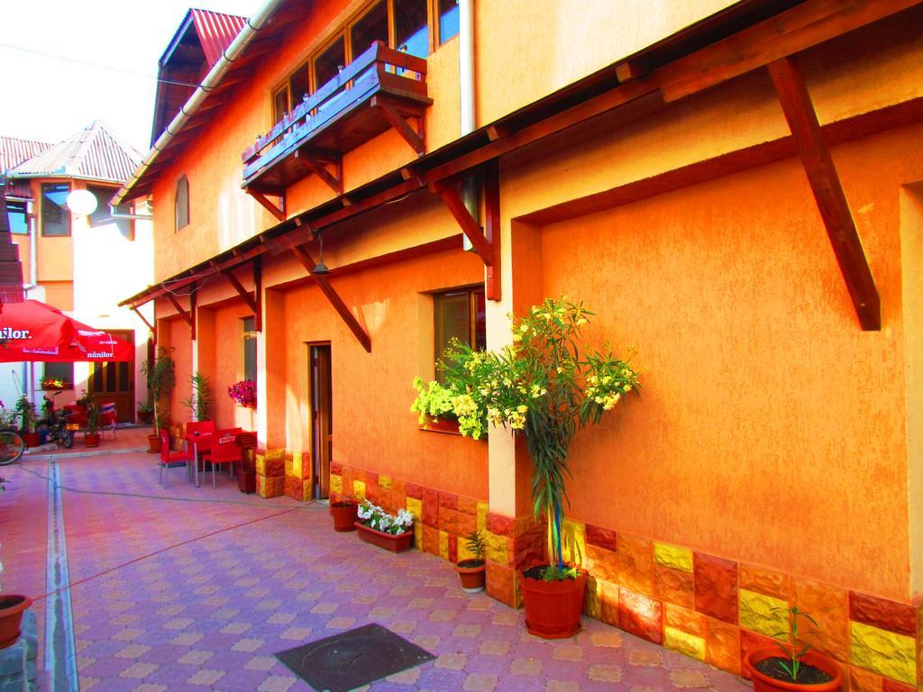 فندق Amelia House Făgăraş المظهر الخارجي الصورة